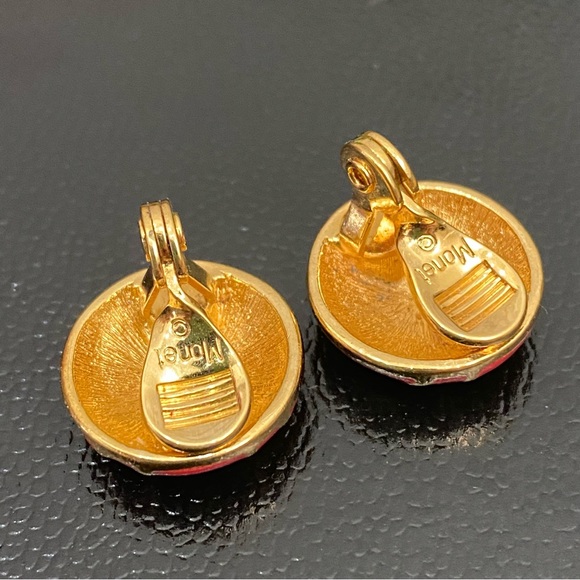 Vintage MONET Red Enameled Round Gold-tone Clip On Earrings - Picture 10 of 11